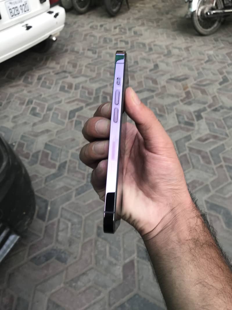 Apple iPhone 14 Pro 4