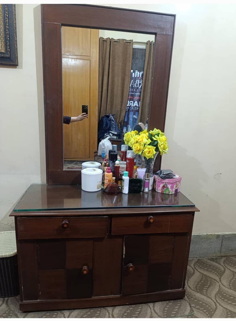 dressing table 1