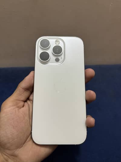 Apple iPhone 16 Pro