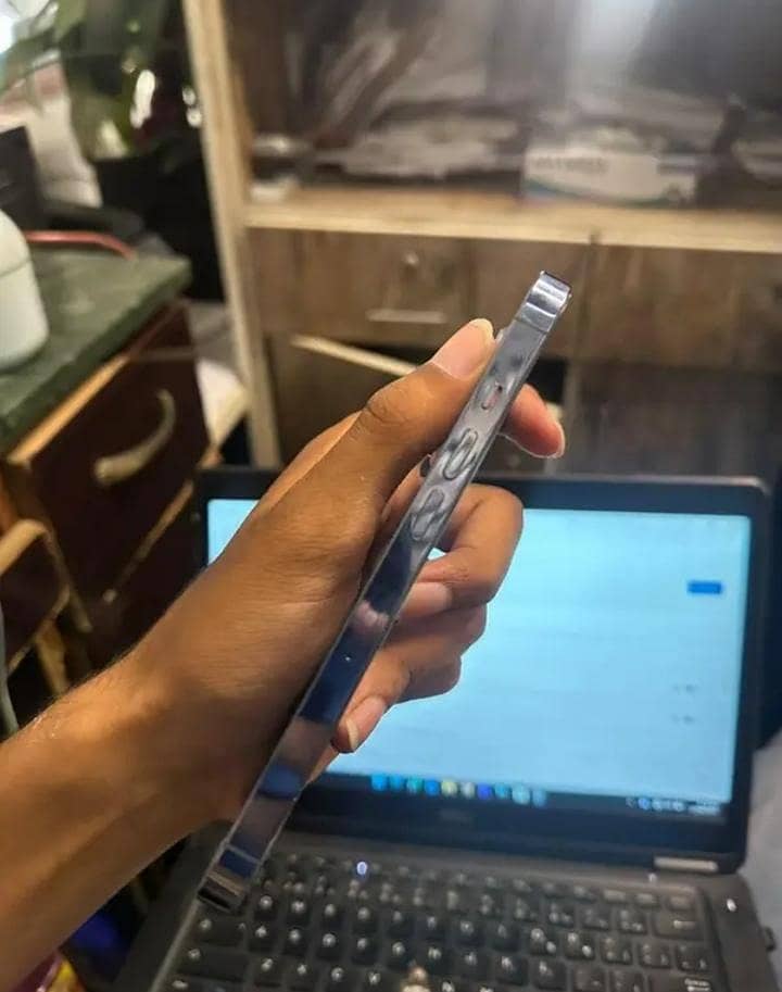 Apple iPhone 13 Pro 2