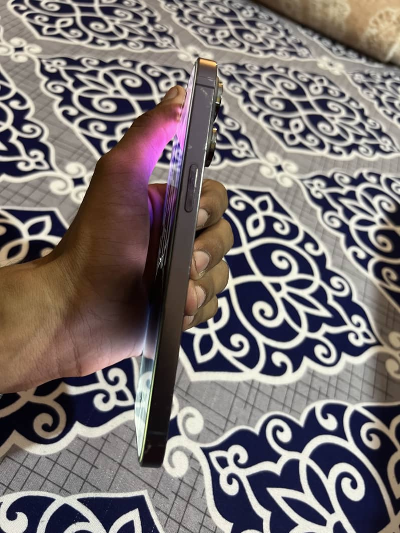 Apple iPhone 14 Pro Max 3