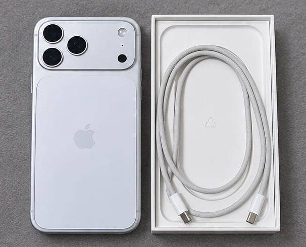 Iphone 17 pro max 1