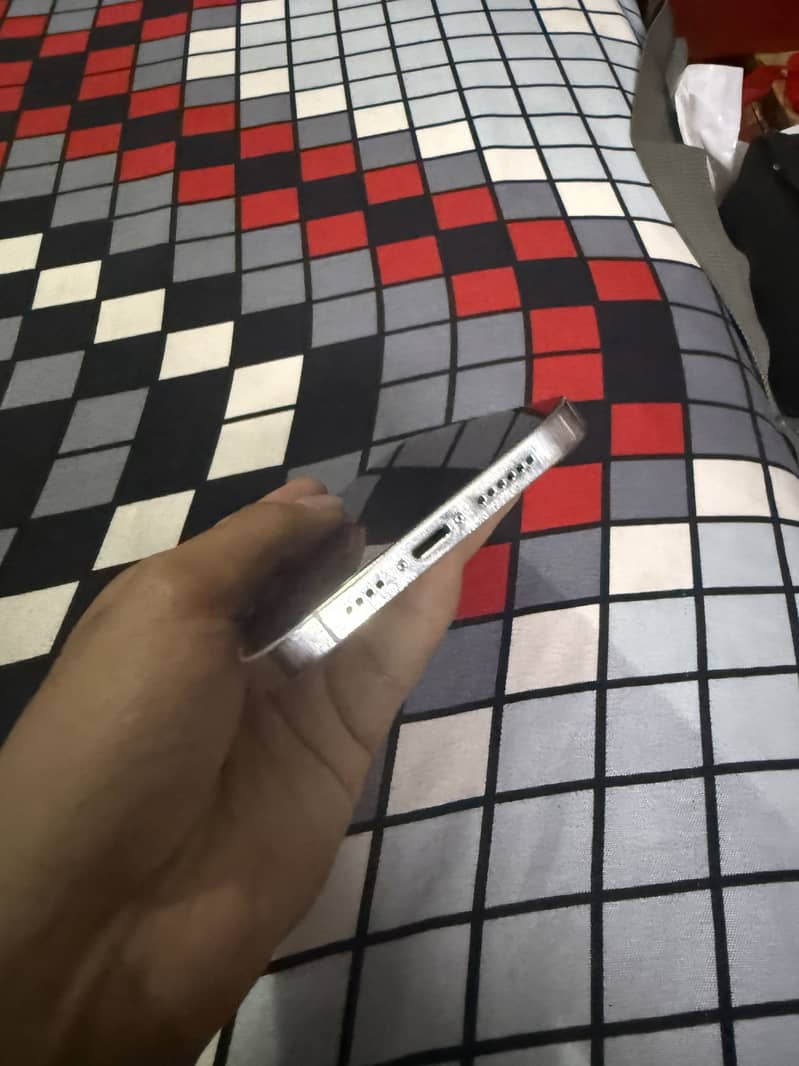 Apple iPhone 12 Pro Max 4