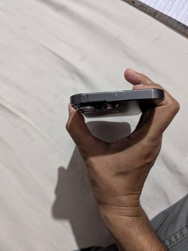 Apple iPhone 13 Pro Max 4