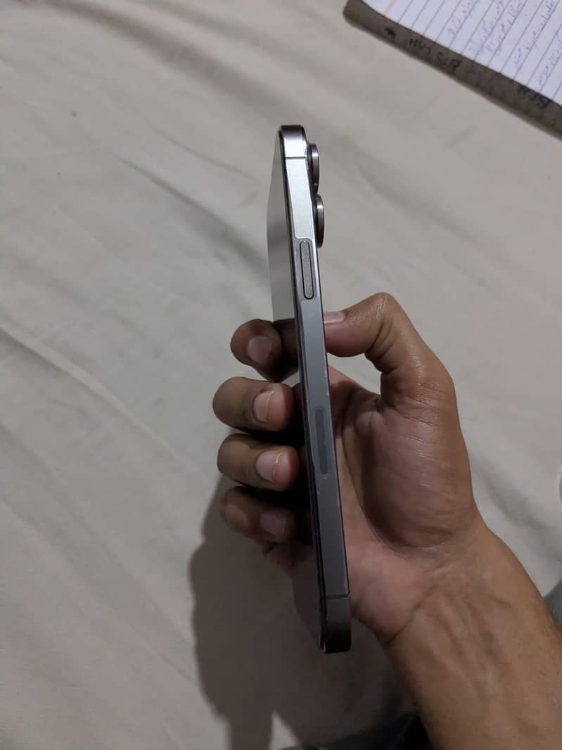 Apple iPhone 13 Pro Max 5