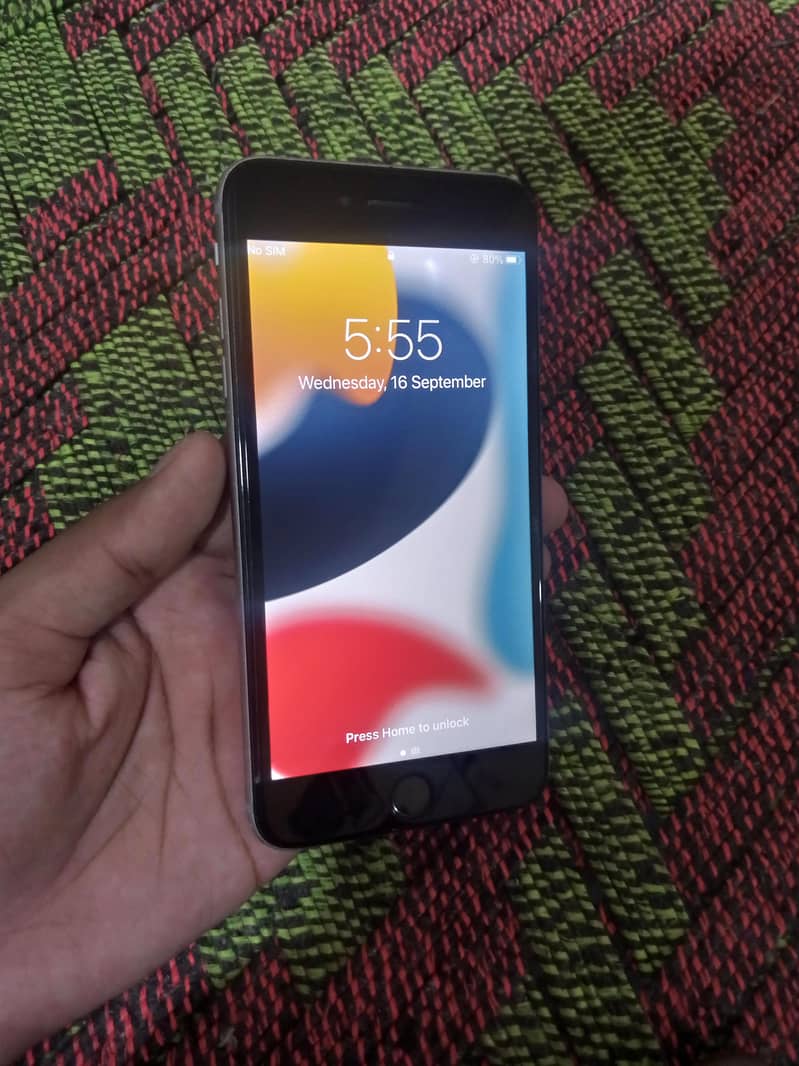 Apple iPhone 6S Plus 2