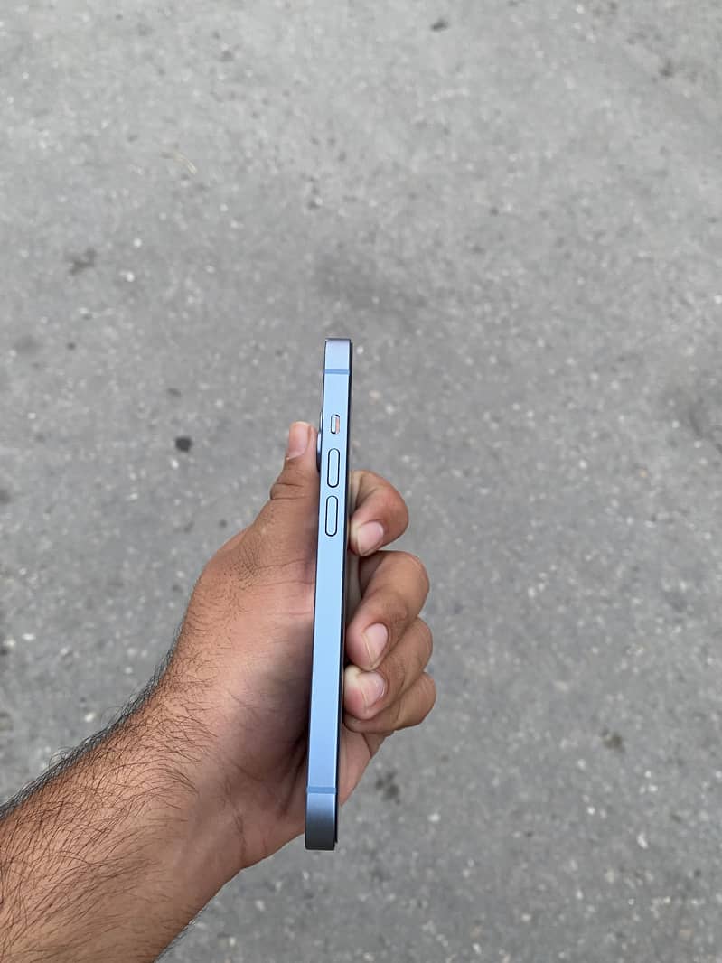 Apple iPhone 14 3