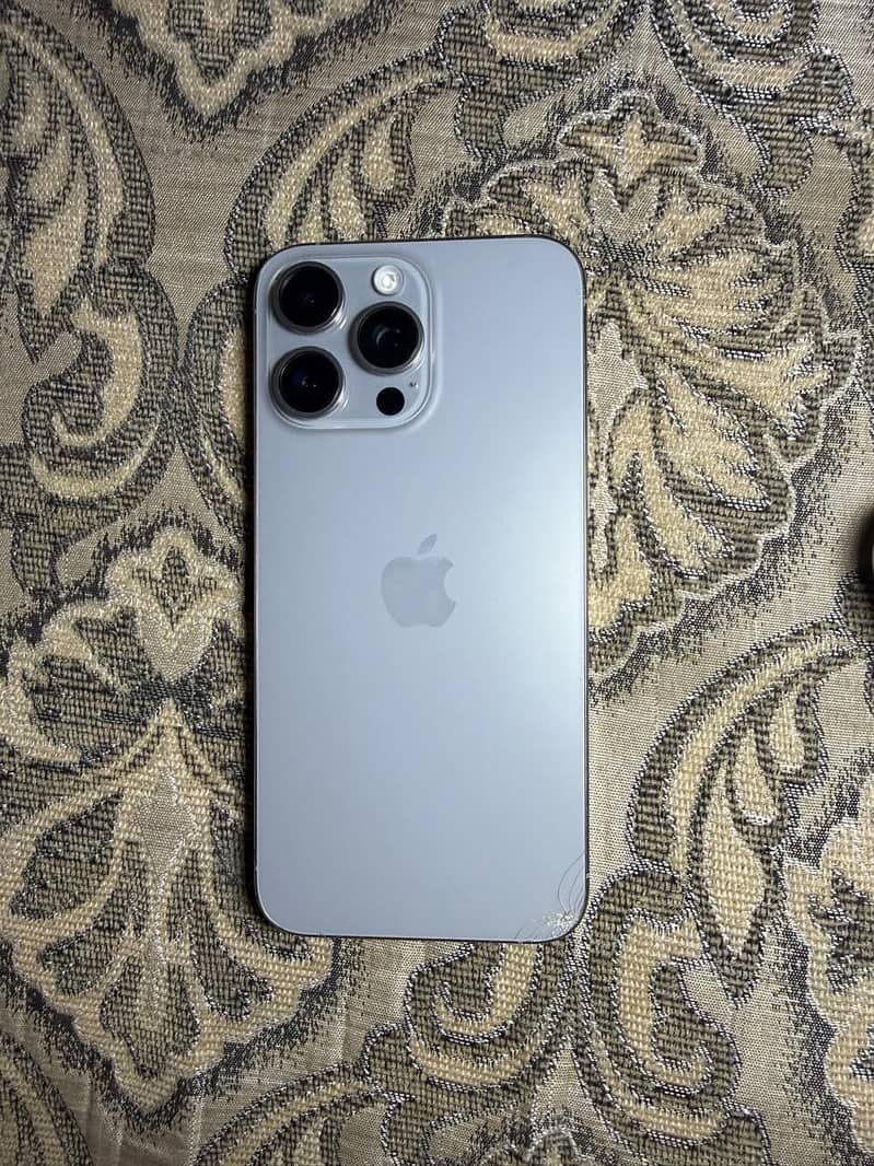 Apple iPhone 15 Pro Max 0
