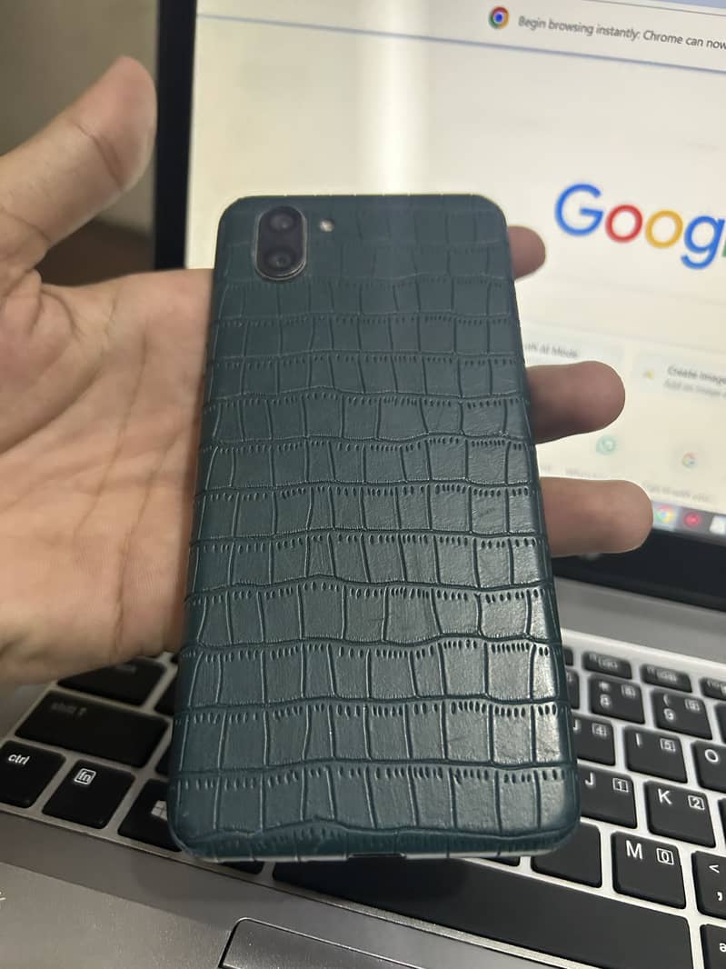 Sharp Aquos R3 0