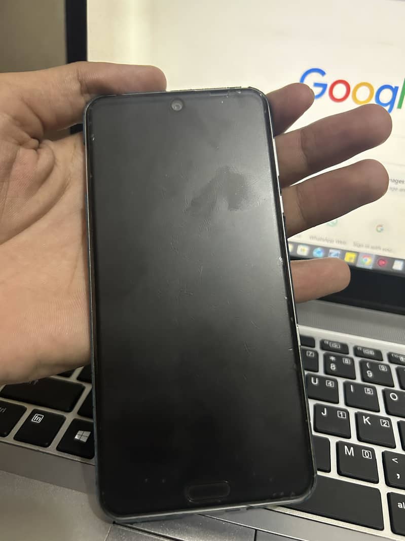 Sharp Aquos R3 1