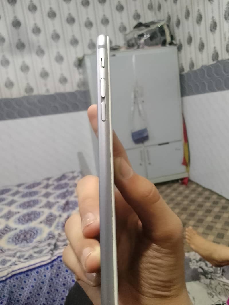 Apple iPhone 6 Plus 2