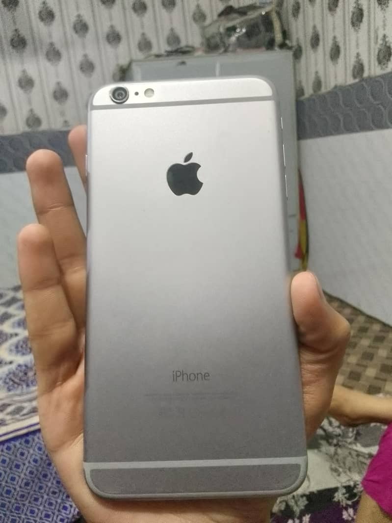 Apple iPhone 6 Plus 3