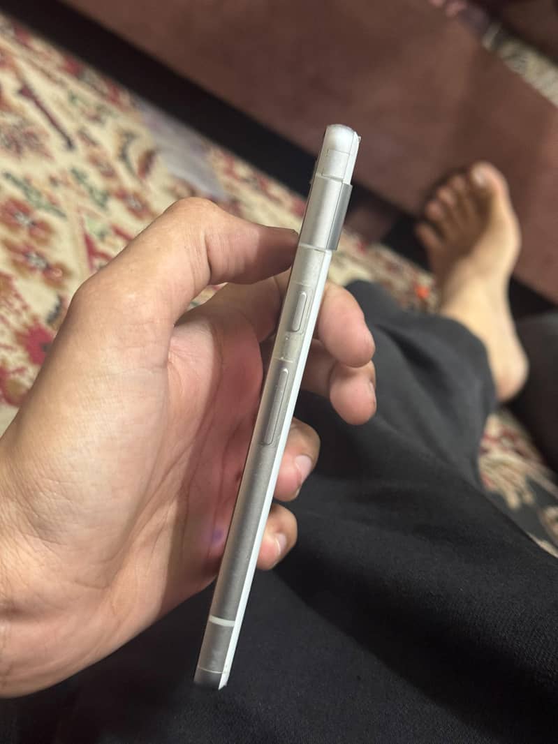 Google Pixel 7a 4