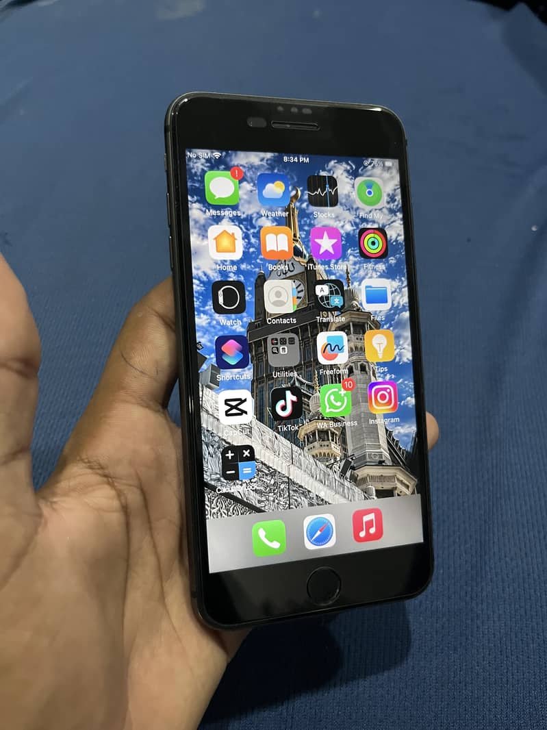 Apple iPhone 8 Plus 1