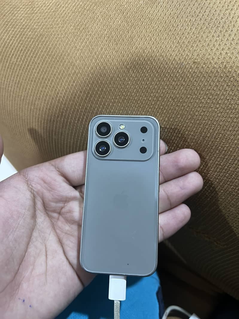 Apple iPhone 17 Pro 1