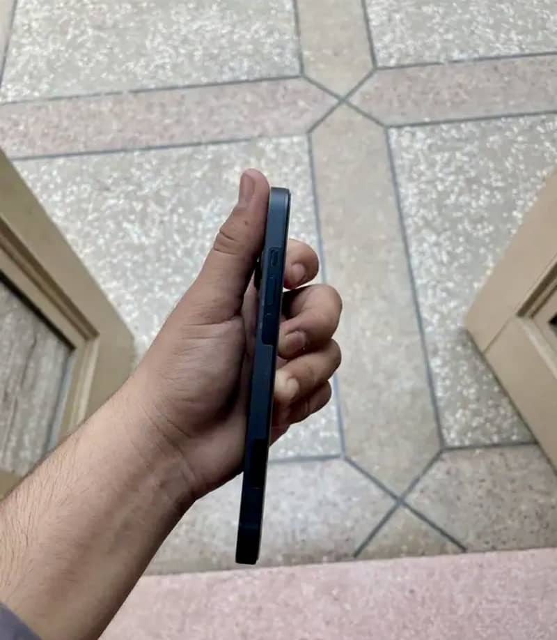 Apple iPhone 14 6