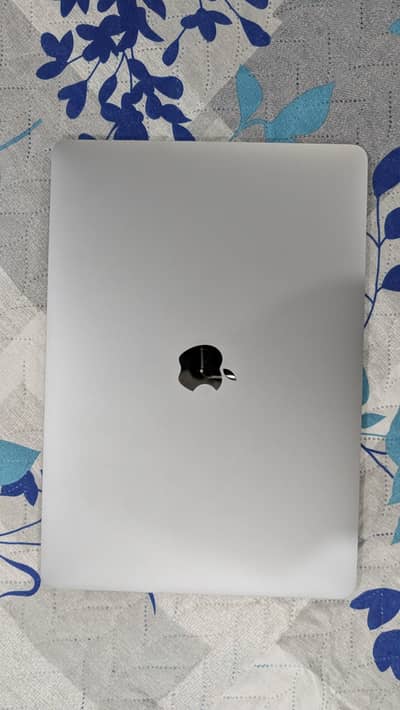 2019 MacBook Pro | Core i7, 16GB Ram, 256GB SSD | Pristine Condition