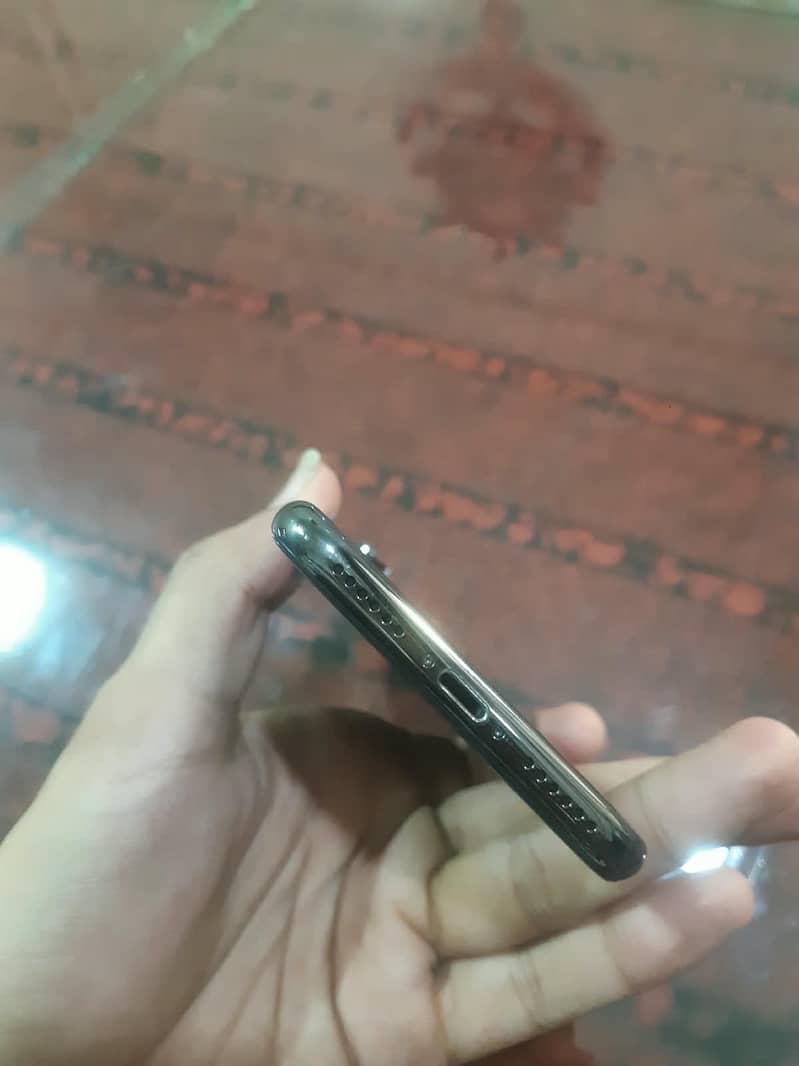 Apple iPhone X 0