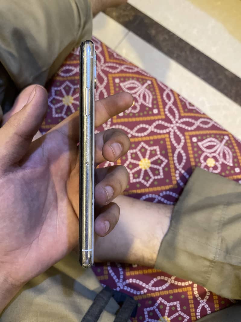 Apple iPhone X 2