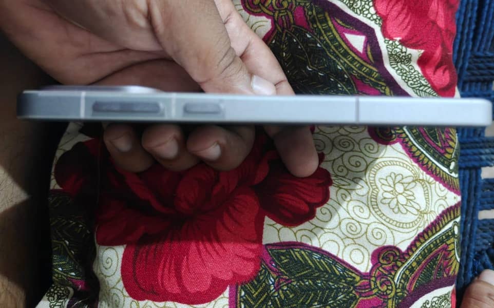 OnePlus 13s 3