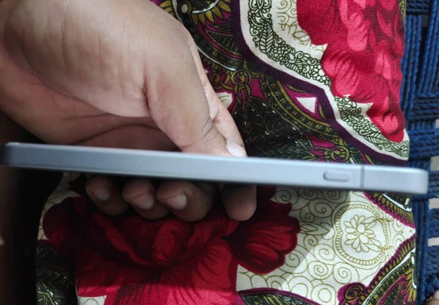 OnePlus 13s 6