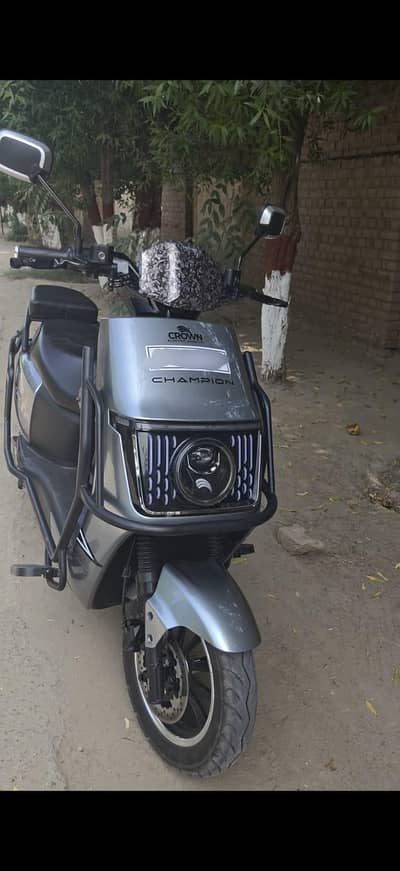 Crown Champion Electric Bike – Sirf 2,100 KM Driven