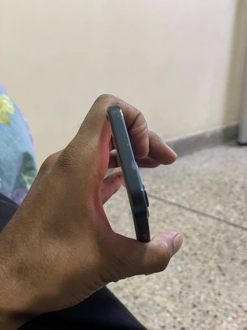 Apple iPhone 12 Pro 4