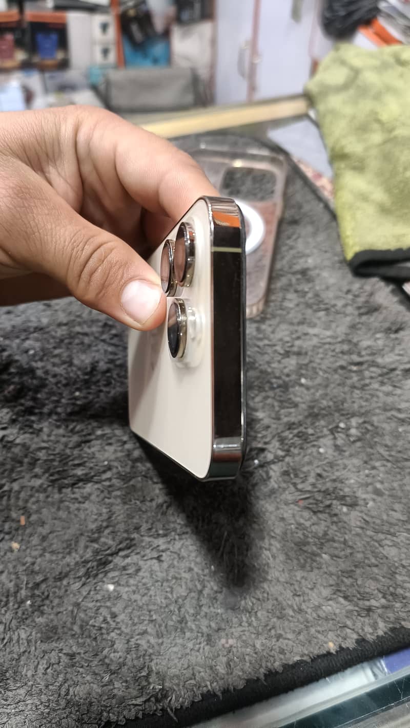 Apple iPhone 14 Pro 1