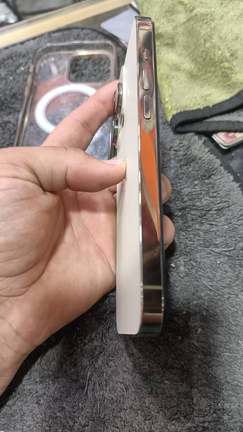 Apple iPhone 14 Pro 3