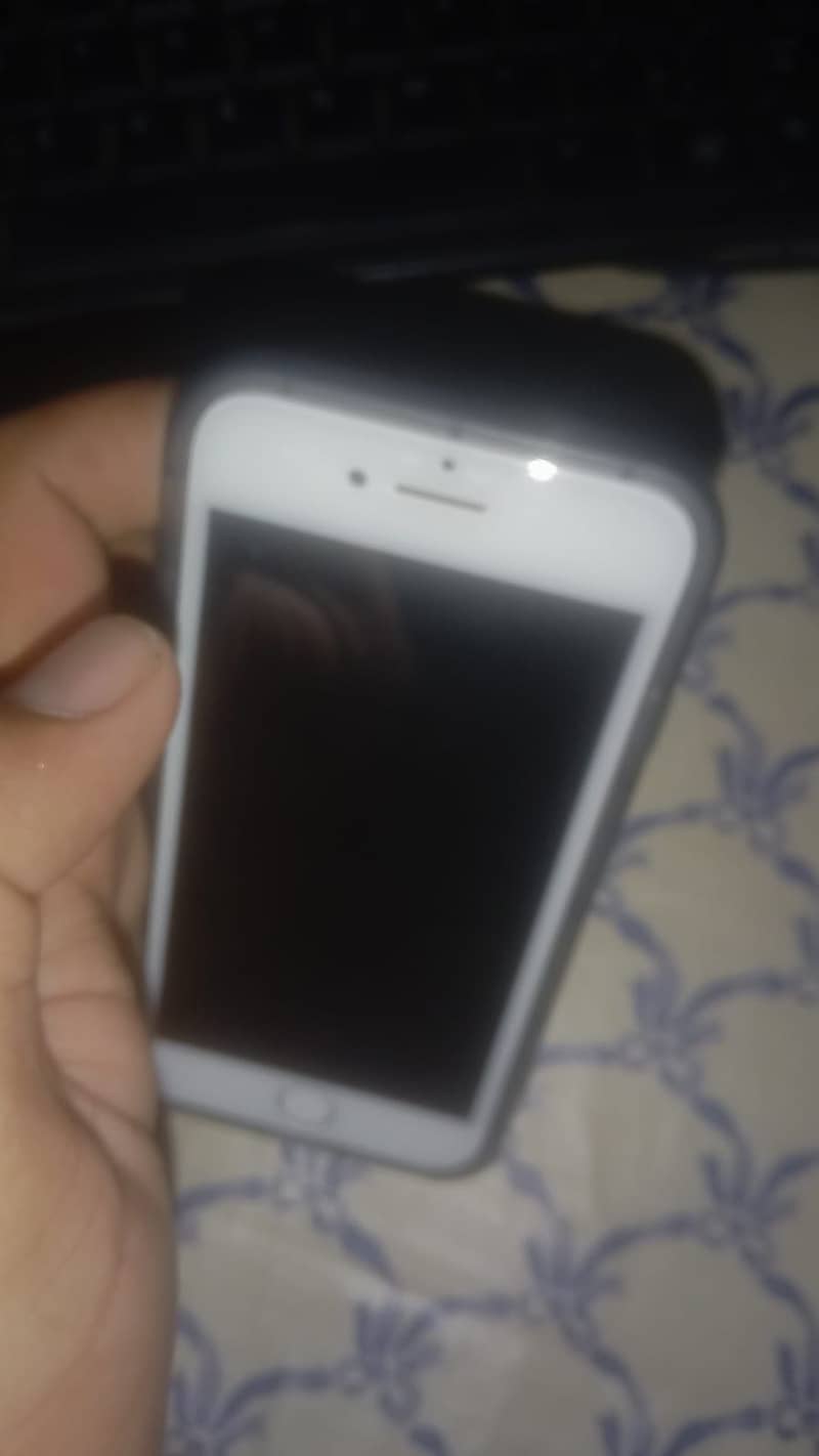 Apple iPhone 7 1