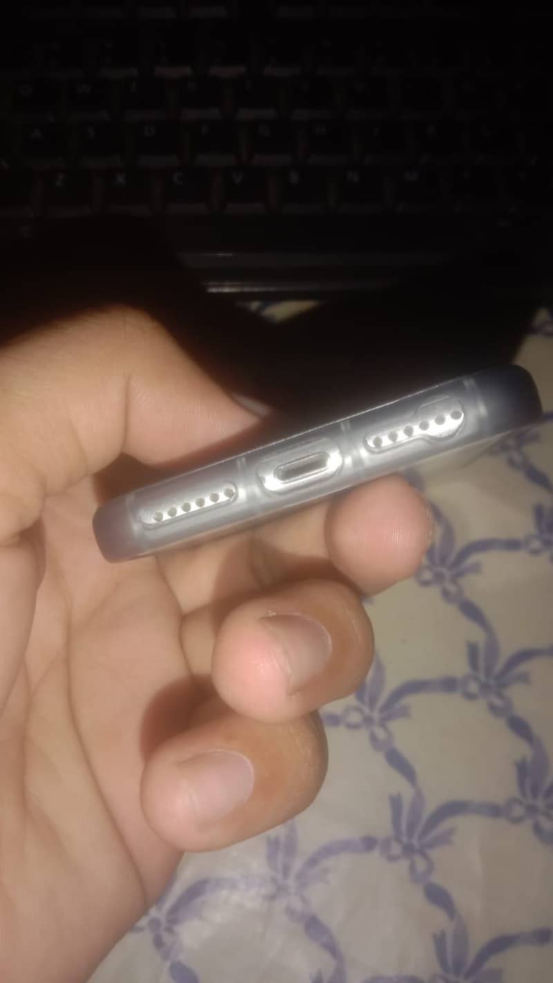 Apple iPhone 7 2