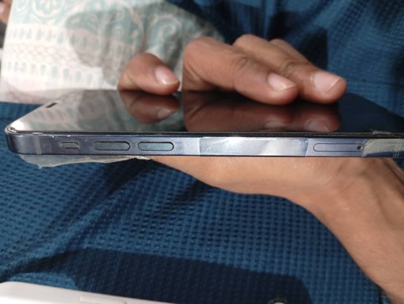 Apple iPhone 12 2