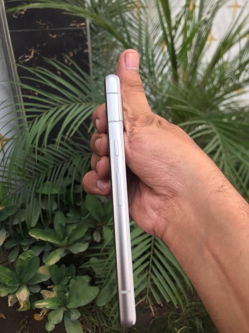 Google Pixel 7a 1