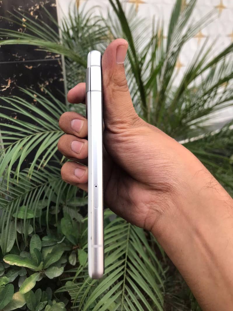 Google Pixel 7a 4