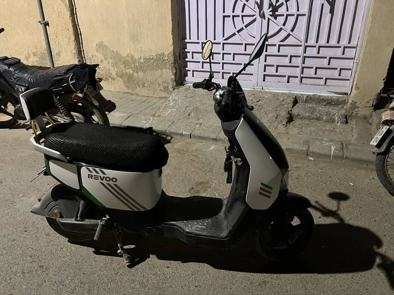 Revoo A10 1