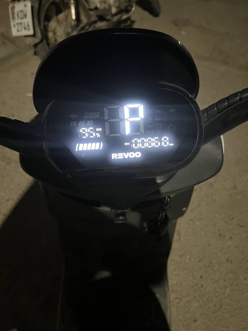 Revoo A10 4