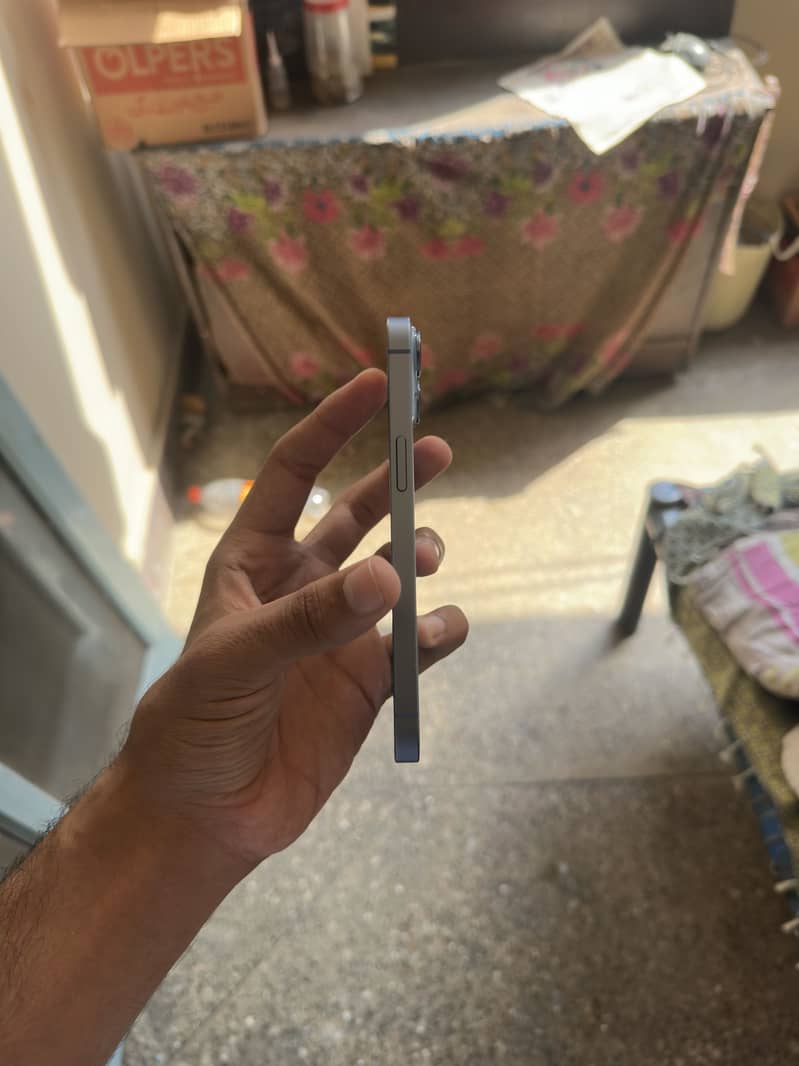 Apple iPhone 14 2