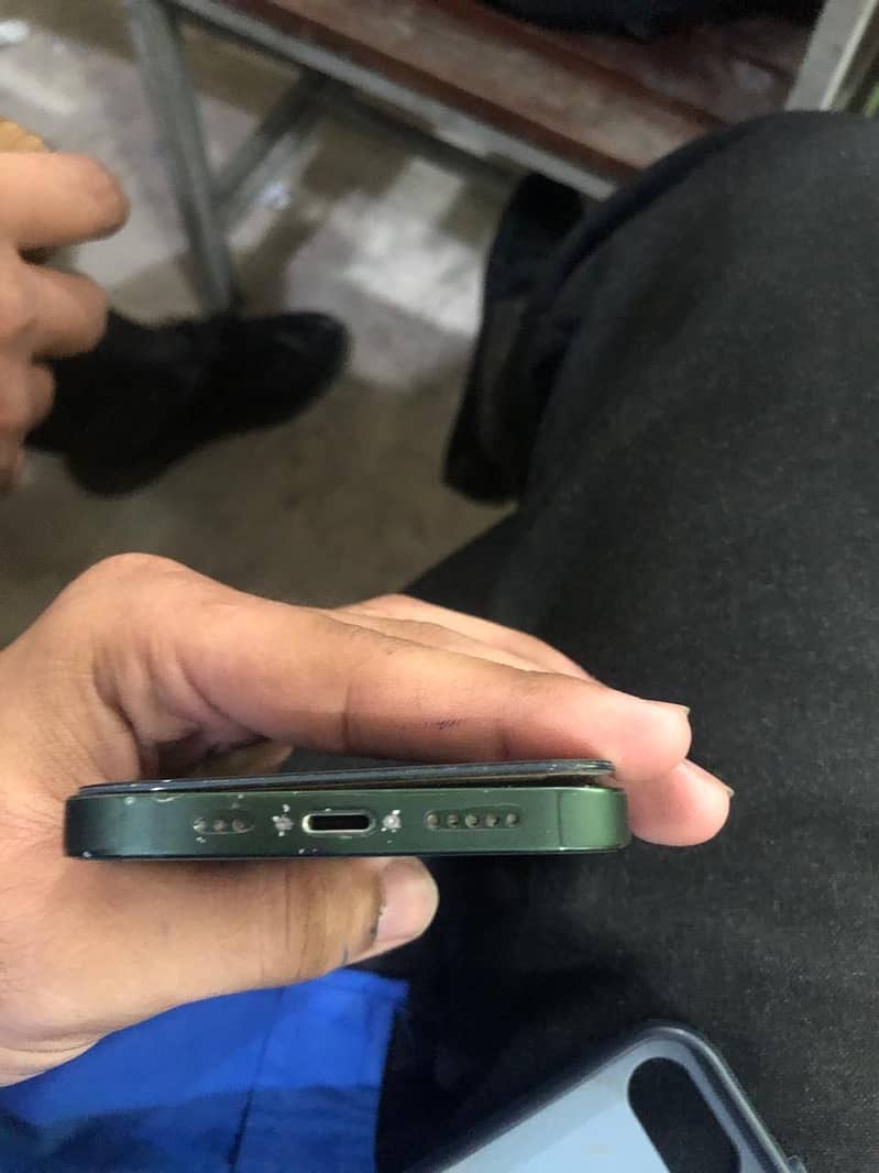 Apple iPhone 13 3