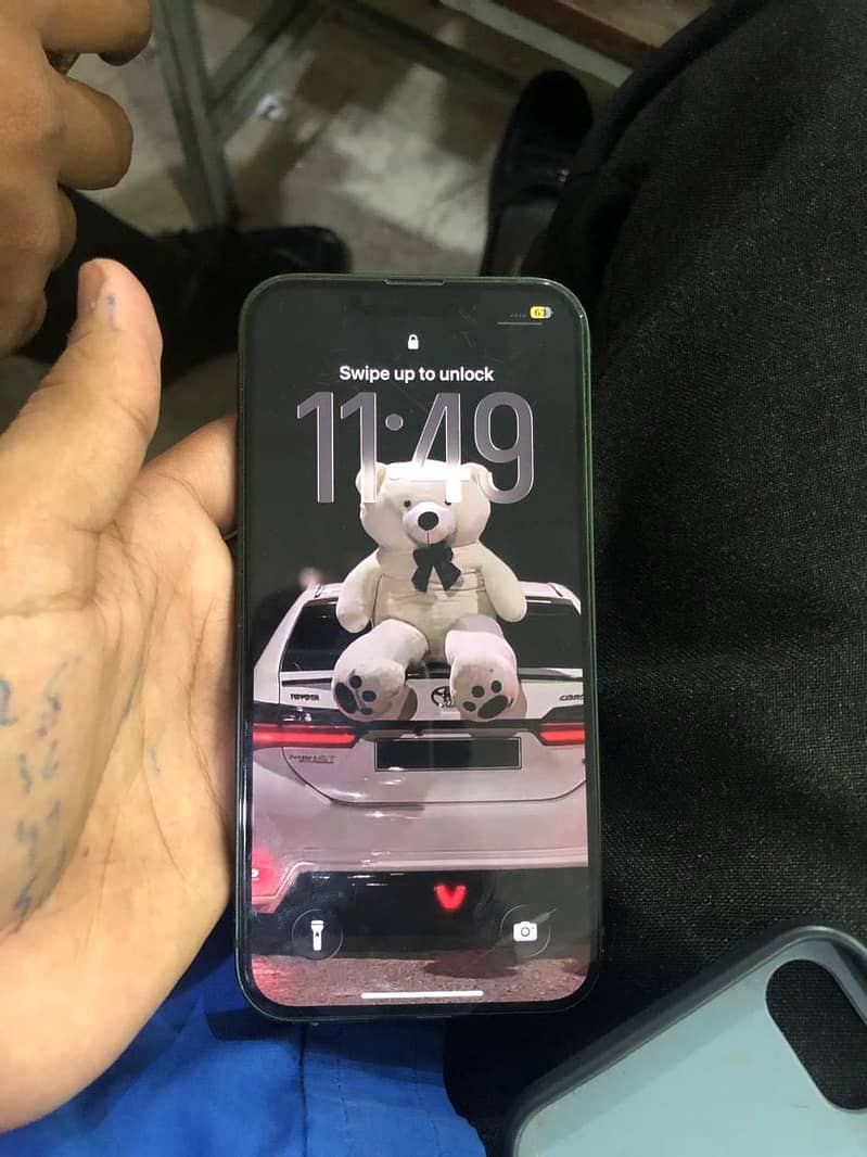 Apple iPhone 13 6