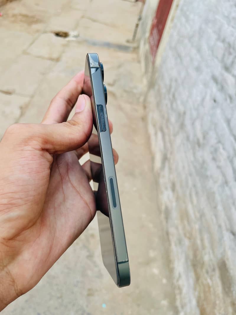Apple iPhone 12 Pro Max 1