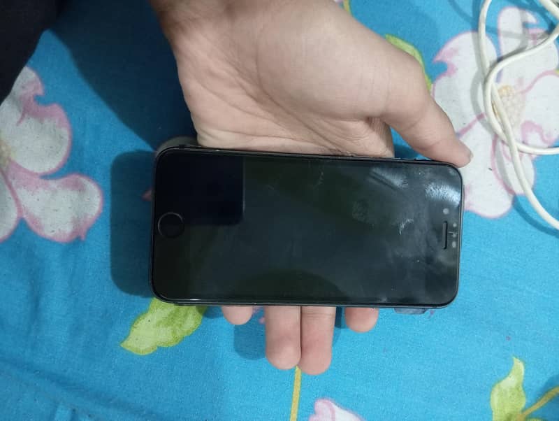 Apple iPhone 8 1