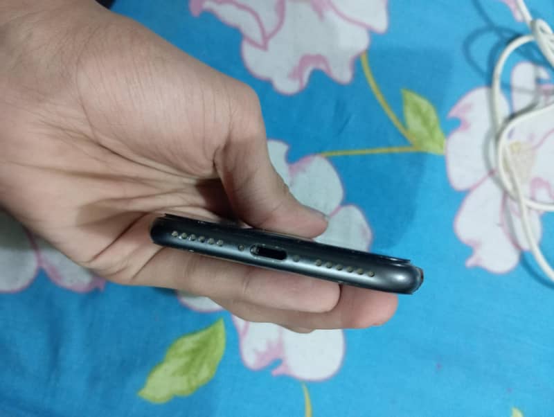 Apple iPhone 8 3