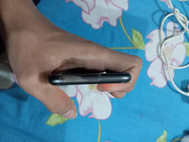 Apple iPhone 8 5