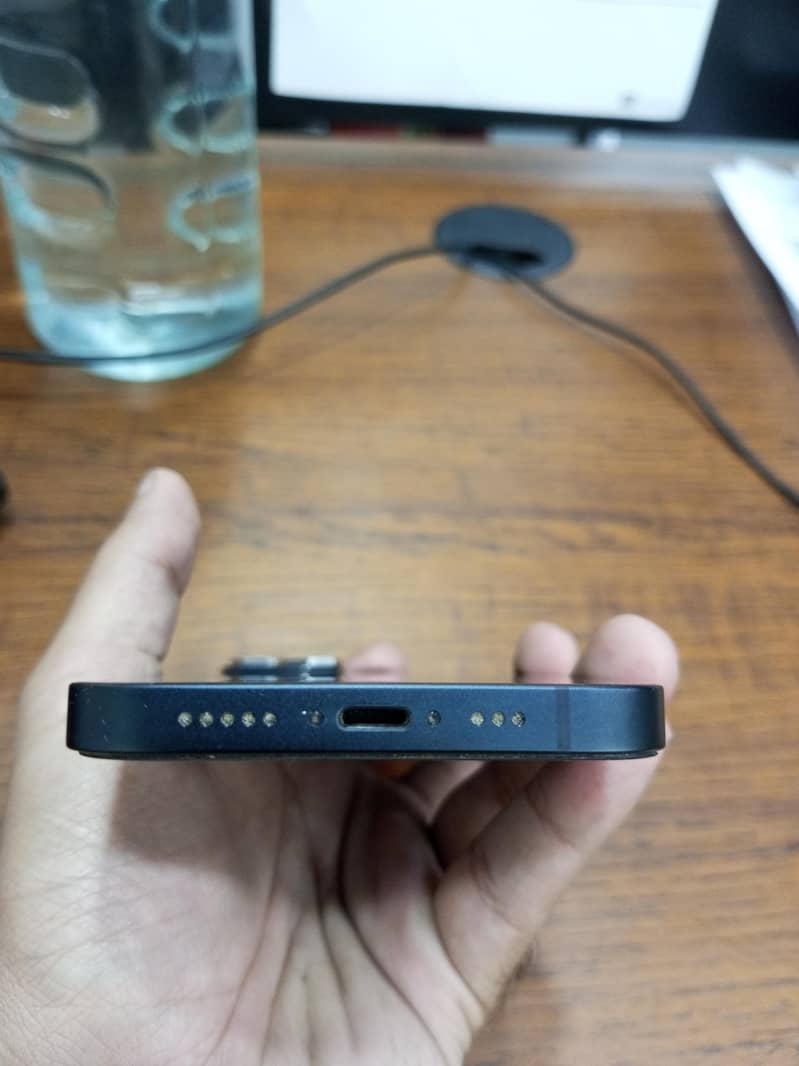 Apple iPhone 13 5