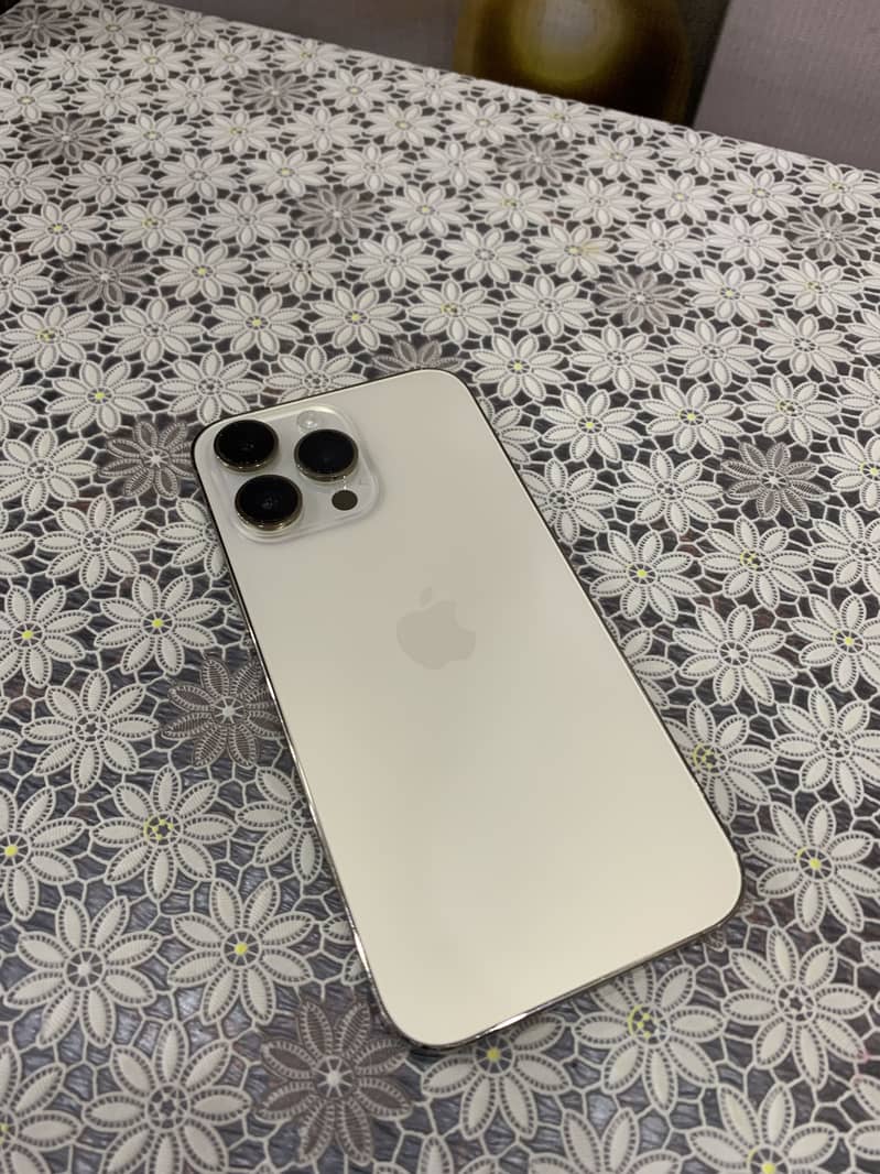 Apple iPhone 14 Pro Max 0