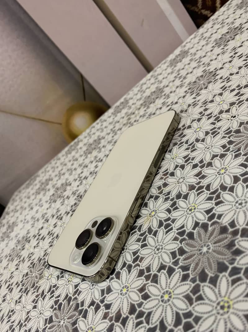 Apple iPhone 14 Pro Max 2