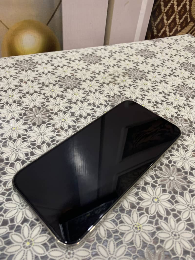 Apple iPhone 14 Pro Max 8