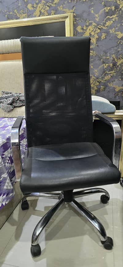 Office Chair With lumber support