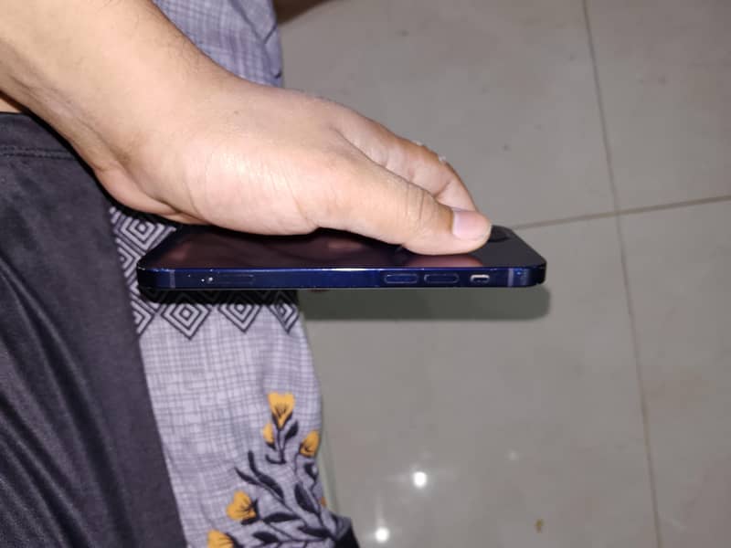 Apple iPhone 12 7