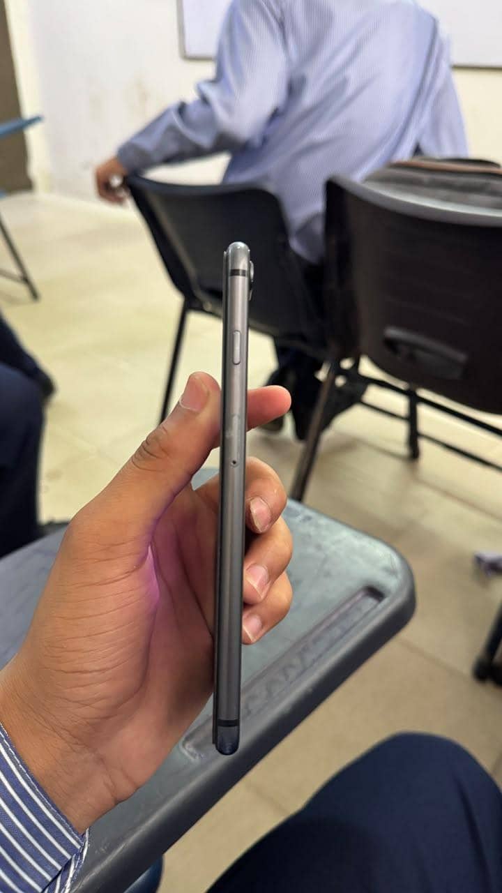 Apple iPhone 8 1